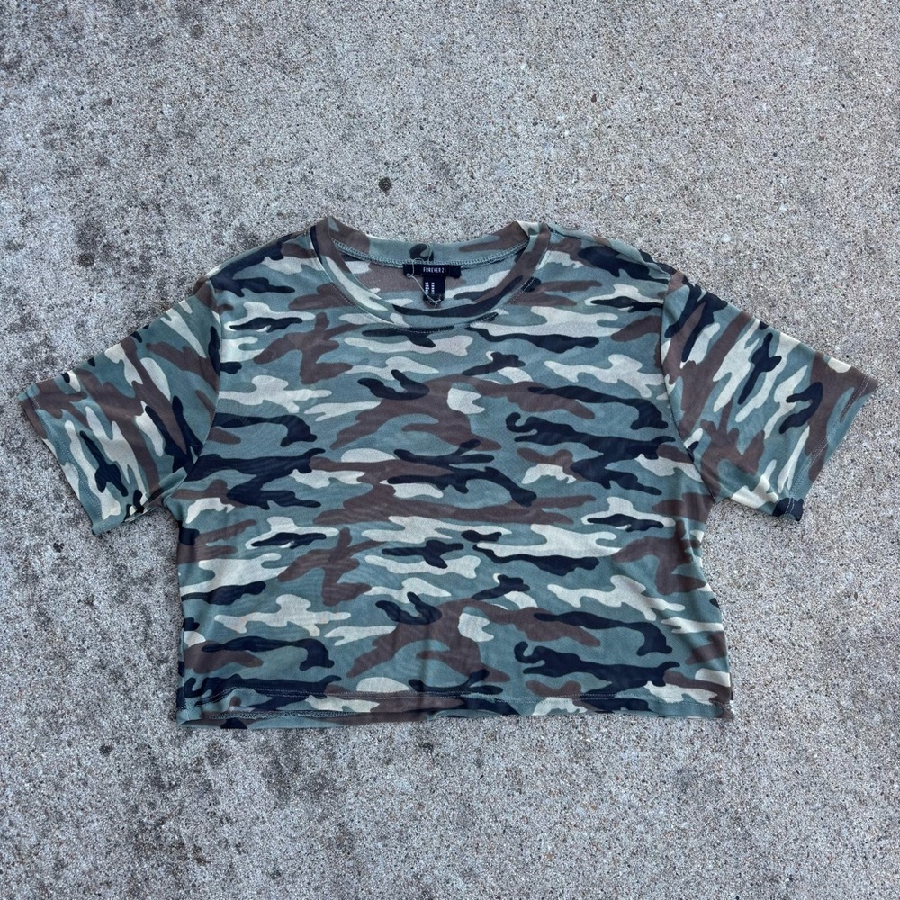 Forever 21 Green Camo Cropped Mesh Tee